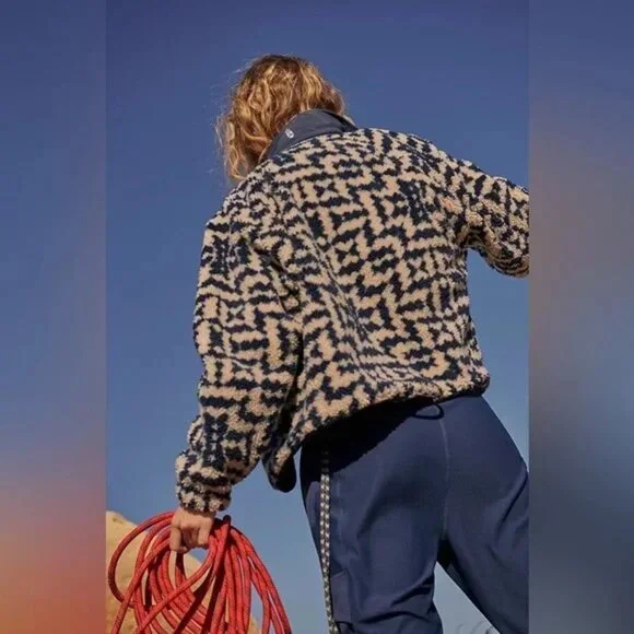 ✨HP✨Free People Movement Hit The Slopes Printed Fleece Jacket NWT - Picture 2 of 9